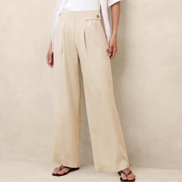 Banana Republic Pants - Banana Republic Cream Tencel™ Pleated Pant Wide Leg Relaxed Fit size 18 #L21
